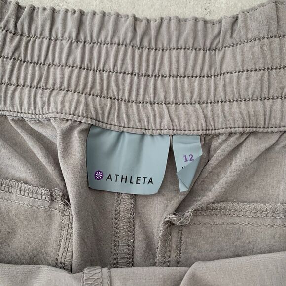Athleta Women's Cargo Shorts Hiking Chelsea Zipper Pockets Gray Taupe Size 12 - Picture 4 of 7